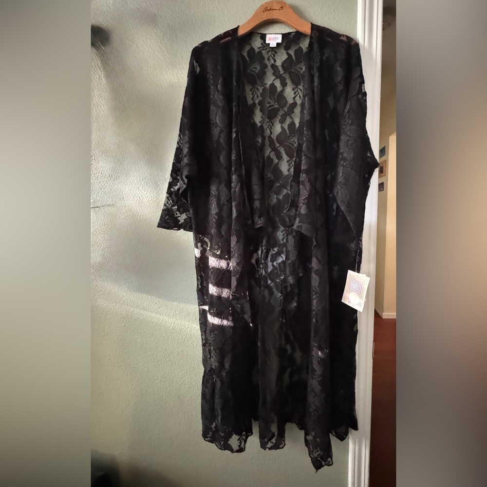 NWT LuLaRoe Shirley (Kimono) sz L Black Lace